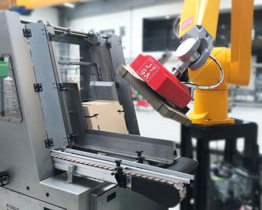 Automatic case packer magazine loading