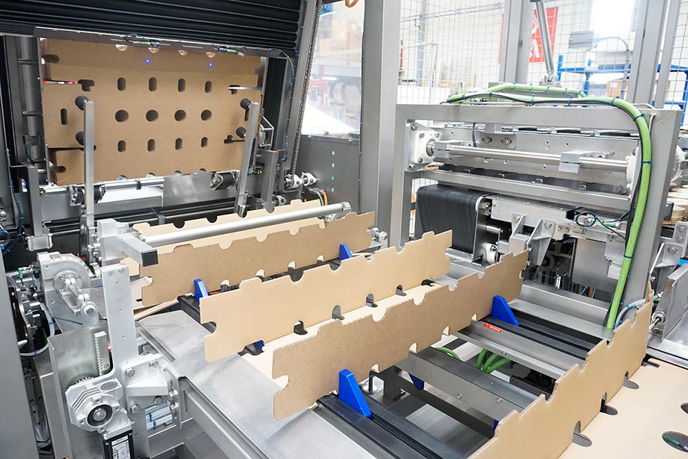 JYGA case packer at Fromagerie Vaubernier