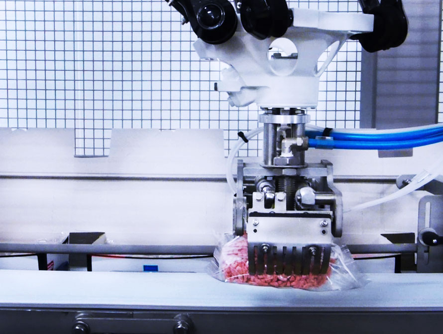 Delta robot case packer products intake
