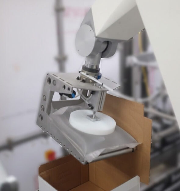 Case packing of serum pouches - JYGA