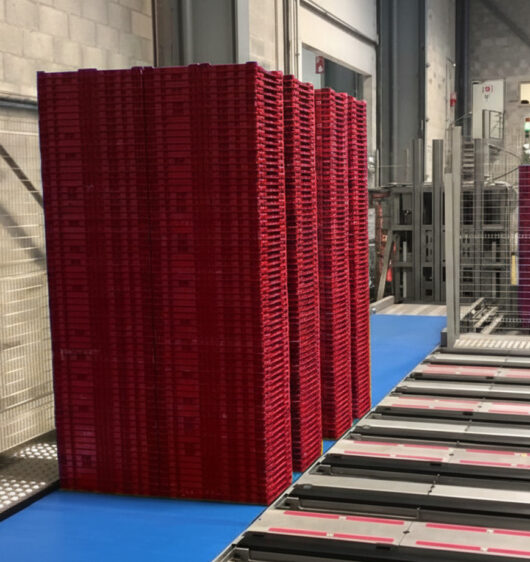 Palletiser for foldable plastic crates - JYGA